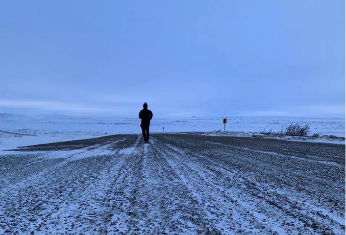 地球从南极到北极环绕一圈,地球跑一圈