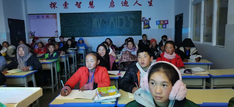 顶风冒雪抗严寒，战天斗地忍饥饿-布拖纪实