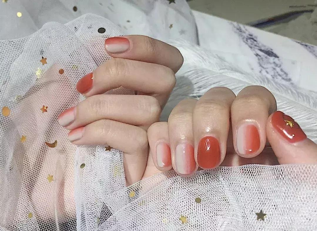 手黄显白的颜色,手黄显白款式