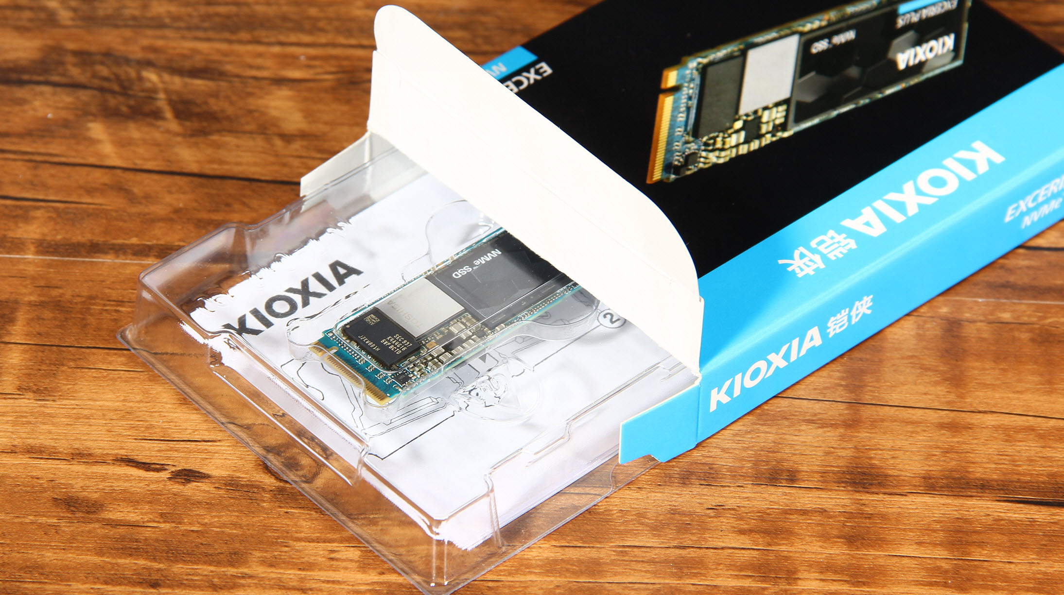 铠侠rc10固态硬盘测评,镁光2200固态对比铠侠rd10