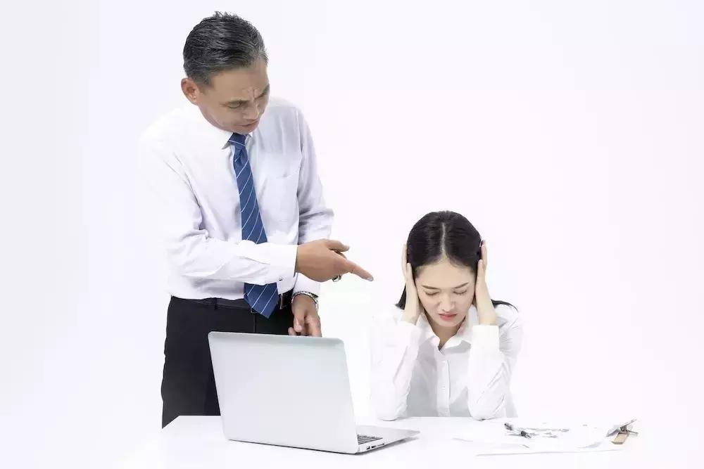 27岁辞去铁饭碗去创业,我27岁才开始转行做程序