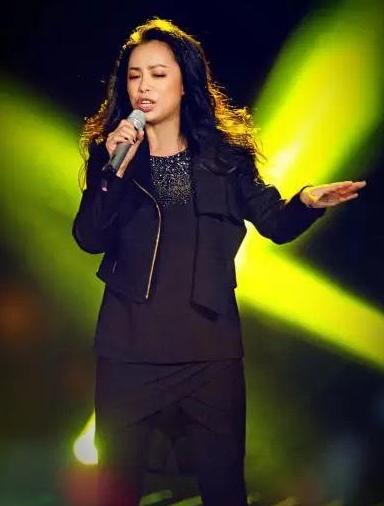 黄绮珊和那英哪个厉害,黄绮珊从出道到45岁翻红前的经历