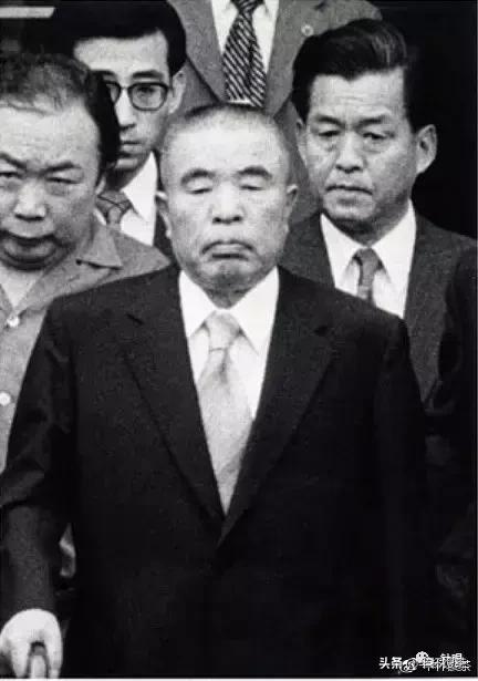 日本山口组黑帮百年兴衰史,日本山口组的百年兴衰浮沉史