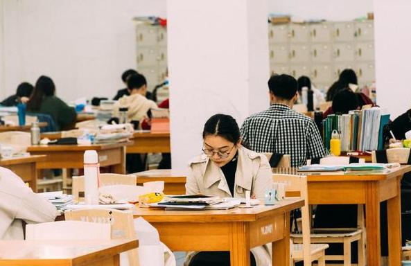 大学生留校做辅导员真的很有用嘛,本科留校当辅导员的条件