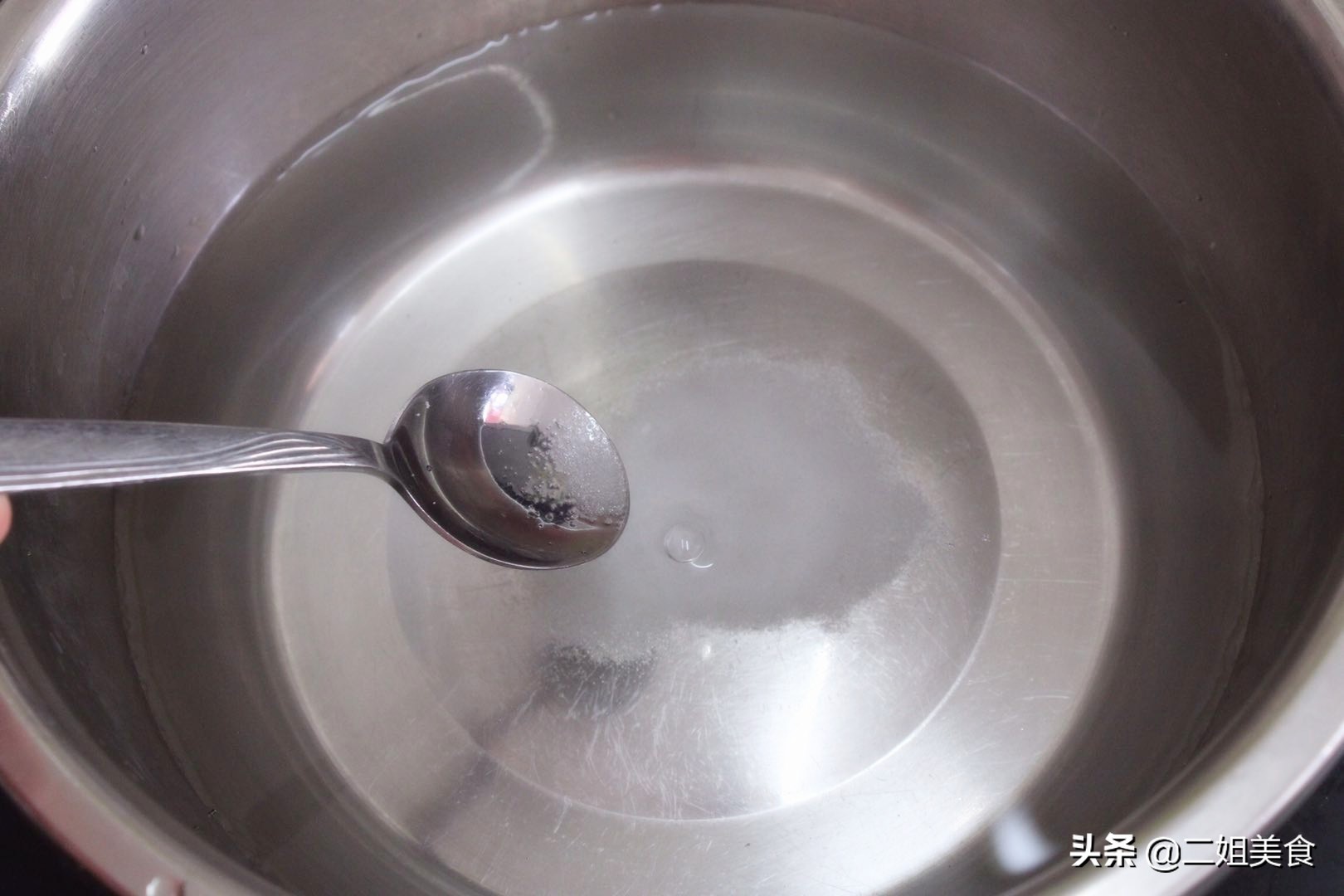 金针菇怎么放可以长时间保鲜,金针菇放冰箱时间长了还可以吃吗