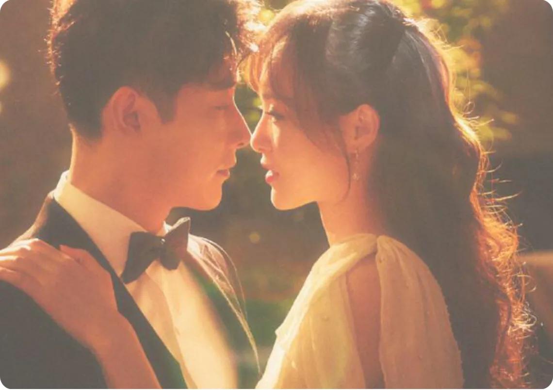 唐嫣单手抱娃显母爱,唐嫣晒女儿小手语气太温柔