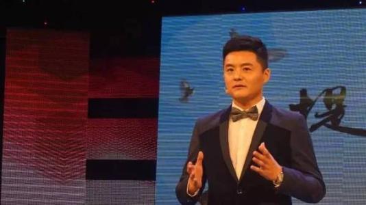 怎样克服当众讲话紧张说话颤音,不敢当众讲话上台紧张恐惧怎么办