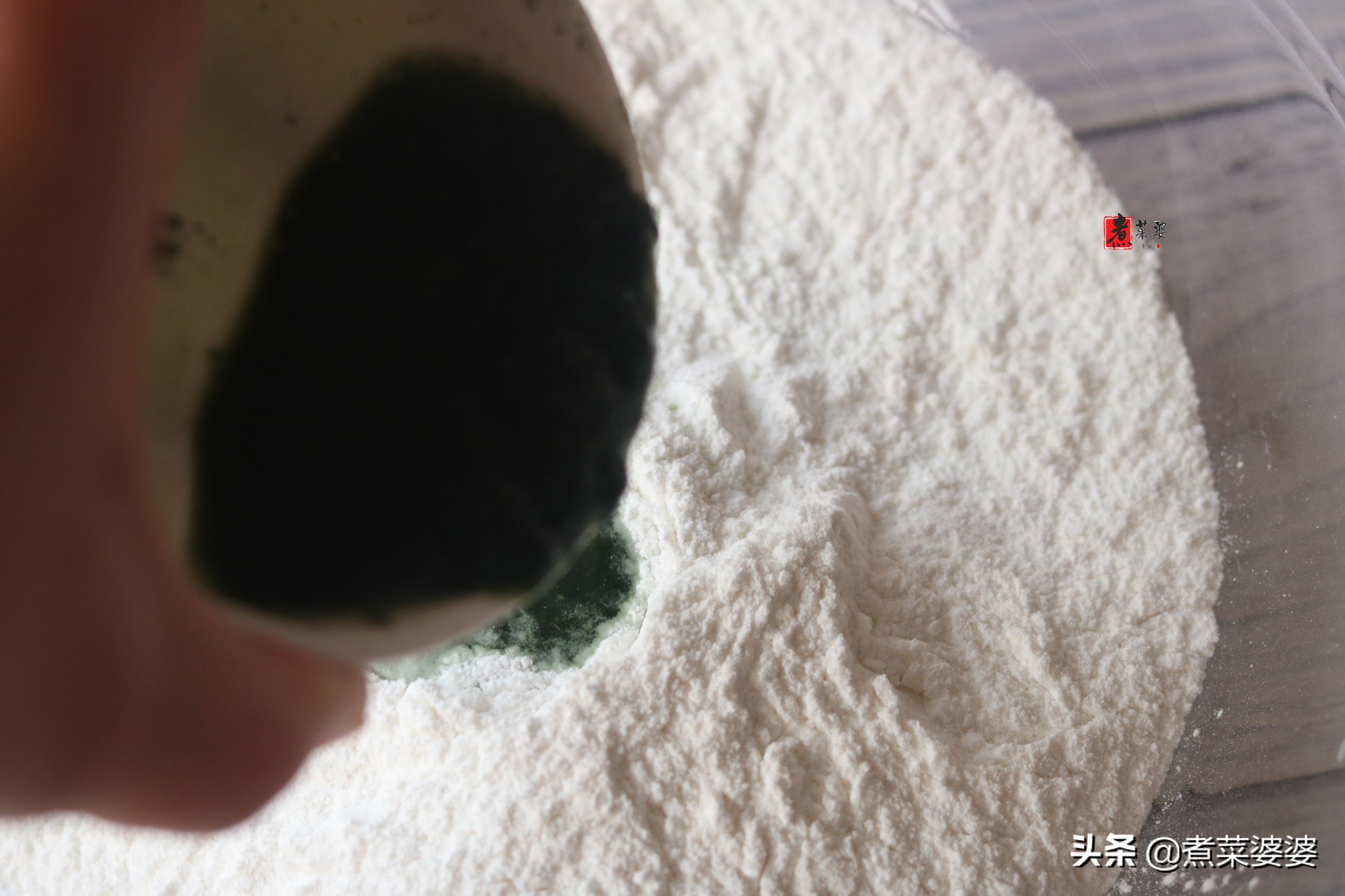 青团怎么做不变色不软塌,为什么做的青团发硬