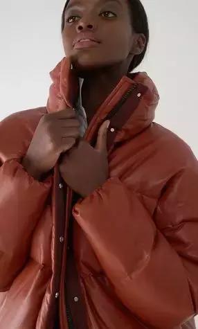 羽绒服怎么穿效果最好 (羽绒服穿着要什么样才叫做刚合适)