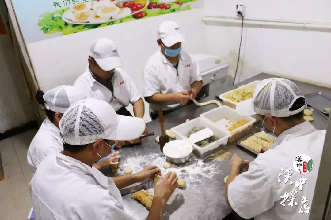 汉中80后退伍军人转行卖馅饼，顾客从早排到晚