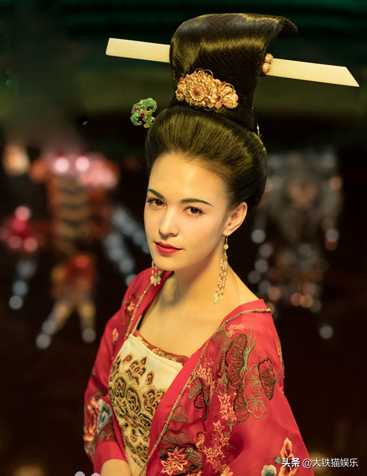 16位外籍女星今昔对比,10位混血女星今昔颜值对比