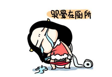 捡了肥皂丢了便池？女子为捡肥皂手卡便池不能动弹，幸亏盼来了“万能“”的...