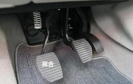 考试时遇到教练车练车导致挂科,为啥考试会挂科