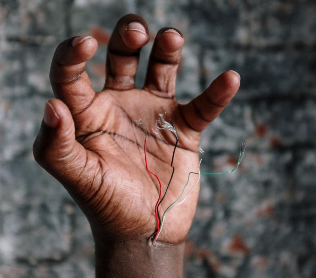 科幻文：出生就患性功能障碍，他发明洞房模拟器