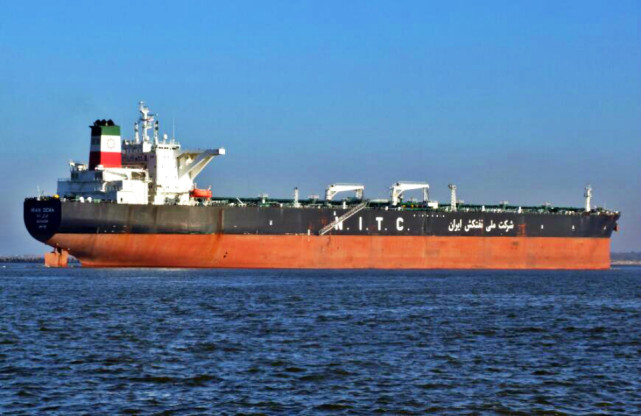 伊朗被美国扣下油轮怎么反应,伊朗或也展开报复又扣押了两艘船