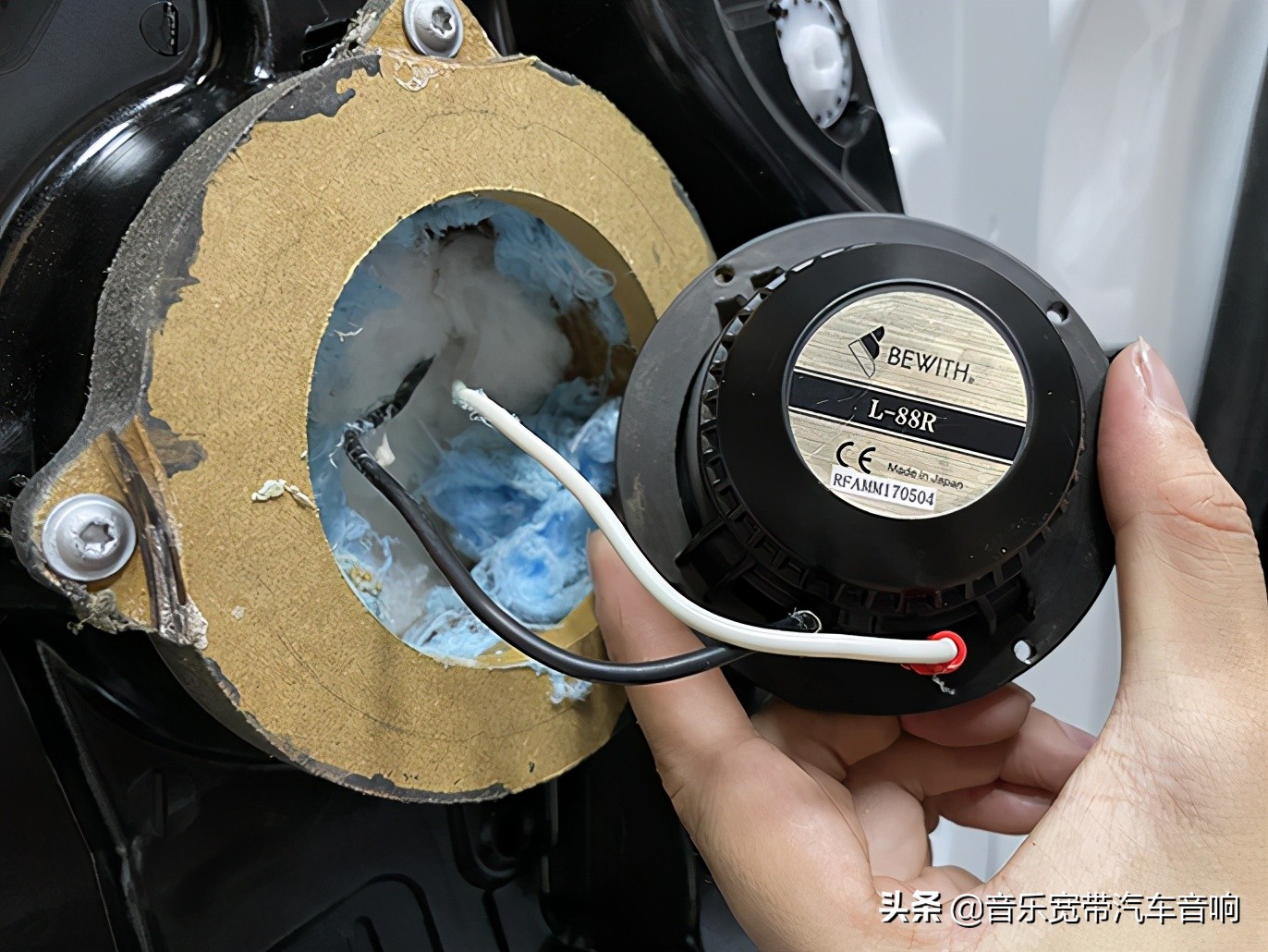 宝马325首发版改装音响,宝马325首发改音响