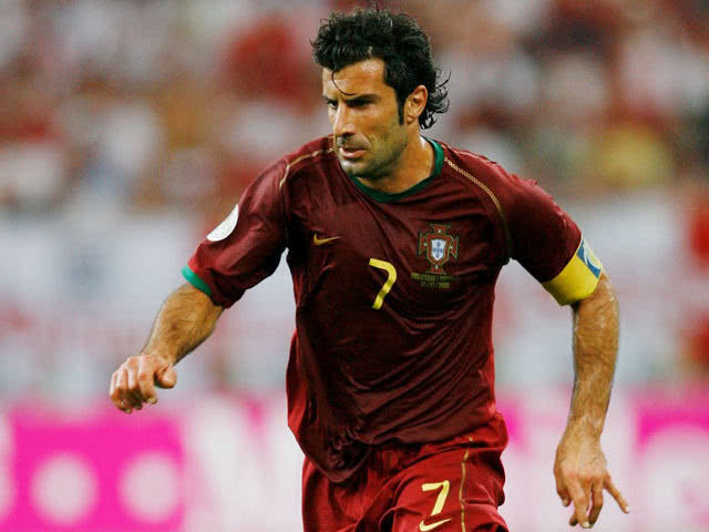 足坛第一个穿七号的是谁,足坛现役十大7号球衣