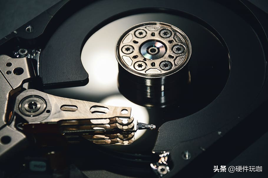 单碟移动硬盘好还是双碟好,单碟硬盘和双碟硬盘哪个故障率高