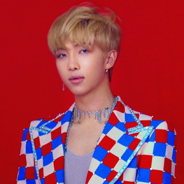 2023全球最美面孔第一名金泰亨,2019世界最帅面孔金泰亨