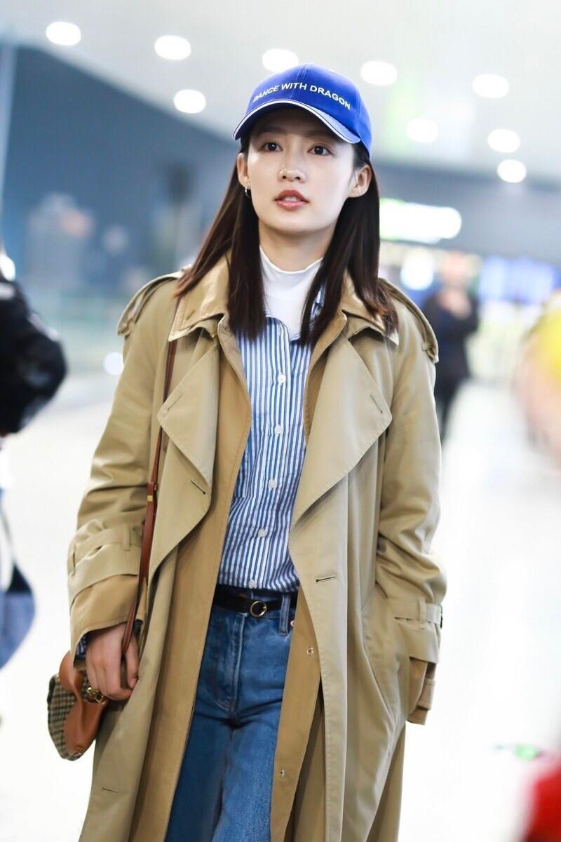 12-15岁高档女大童风衣内搭连衣裙,风衣里边应穿什么内搭卡其色