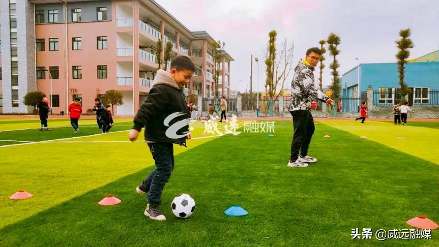 7块钱上8门课！各位家长，这个“便宜”占不占？