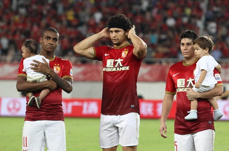 恒大离队申花球员,天体之王孔卡在恒大进了多少个球