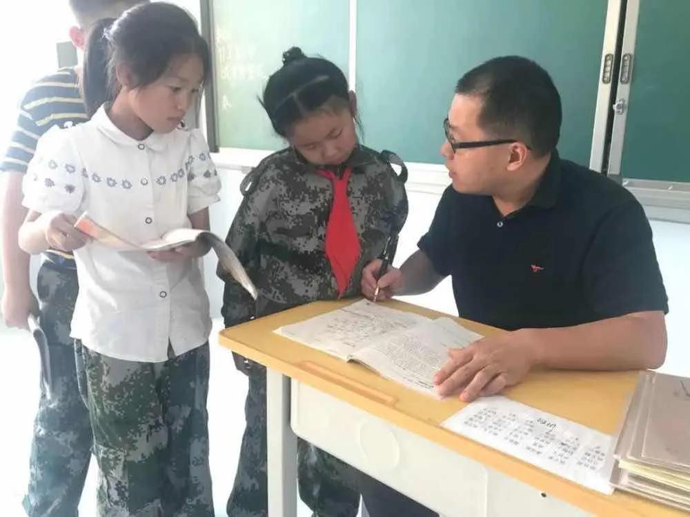 倾心胡杨润杏坛——杭州扶贫教师程海的支教之路