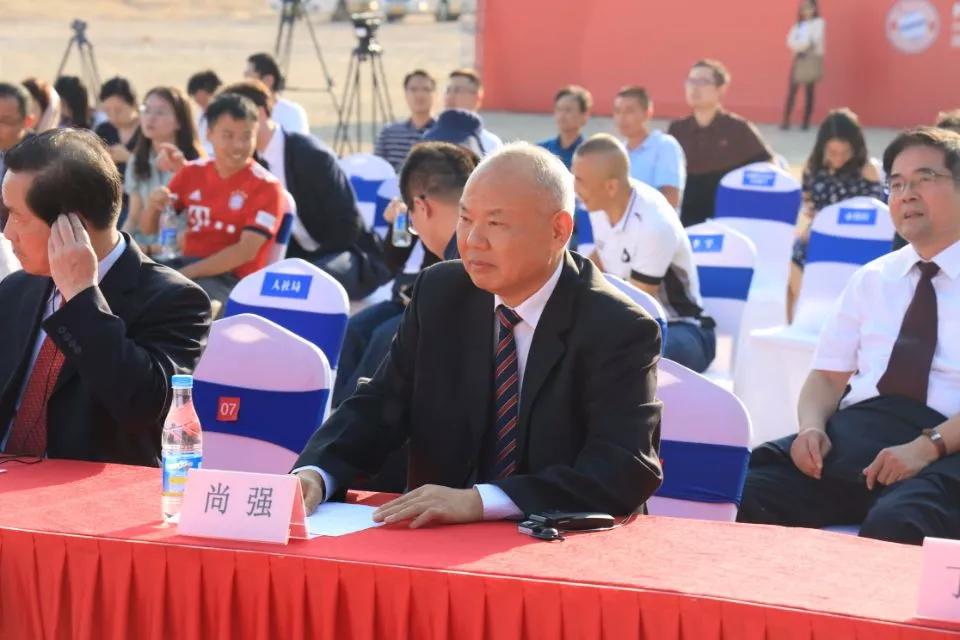 深圳足球学校最新招生,深圳新建足球学校