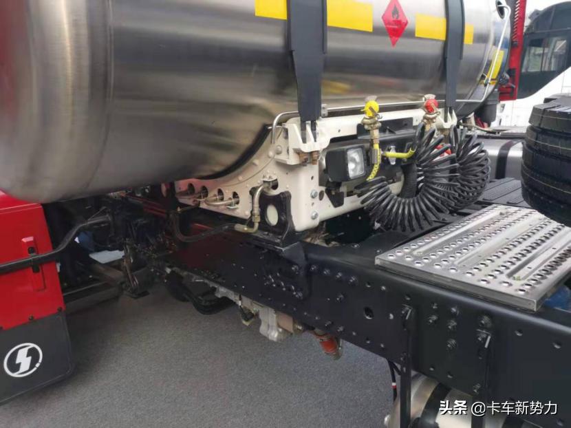 谁是重卡之王,陕汽德龙x5000490马力自动挡介绍