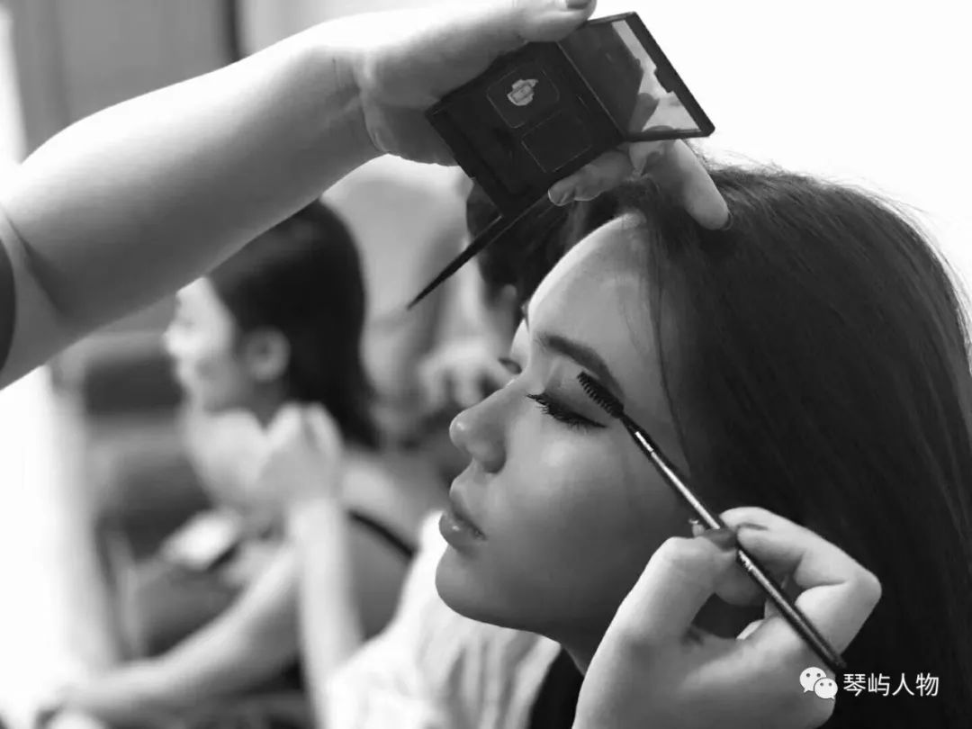 13岁青岛小嫚独自踏上留学路,15岁青岛小嫚考上北航