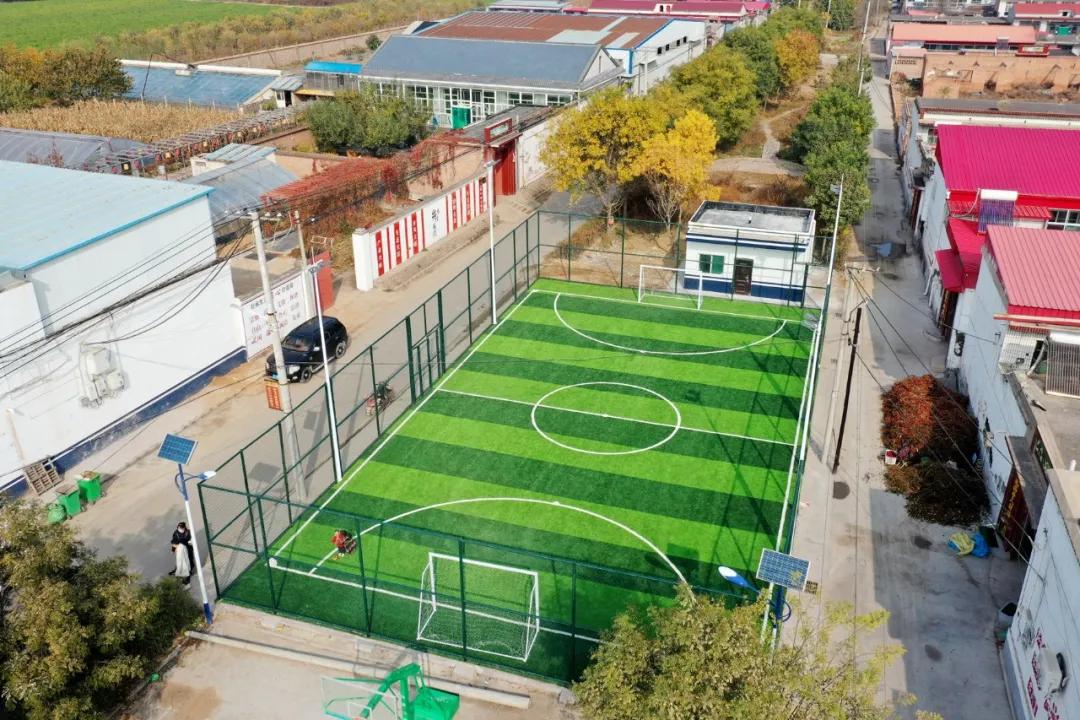 清徐吴村足球场,走踢球去史铁生