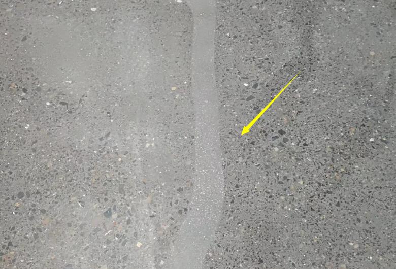 水泥地面起砂开裂处理流程,水泥地面起砂怎么补救视频讲解