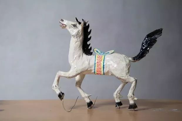 我们忌讳的纸扎，成为法国人眼中的浪漫艺术