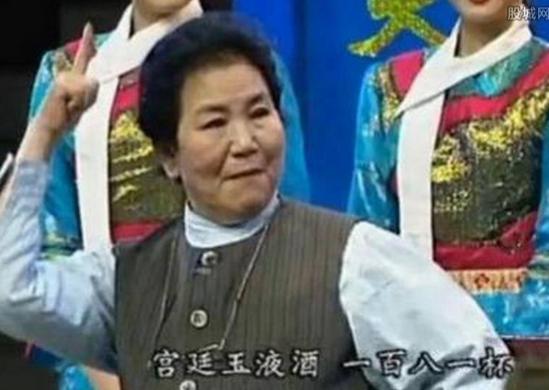 连续登上春晚24年现已7年无缘春晚,连登春晚8年走红后却回归家庭