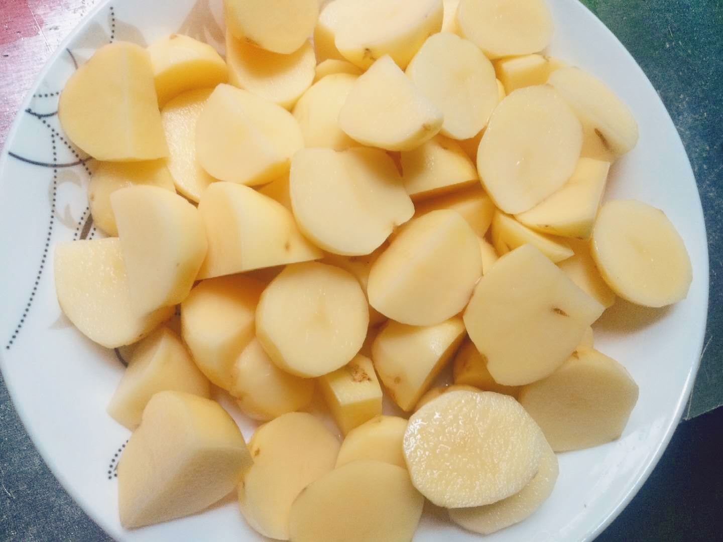 一锅味道鲜美的土豆番茄炖牛肉,牛腩家常做法西红柿土豆炖牛肉