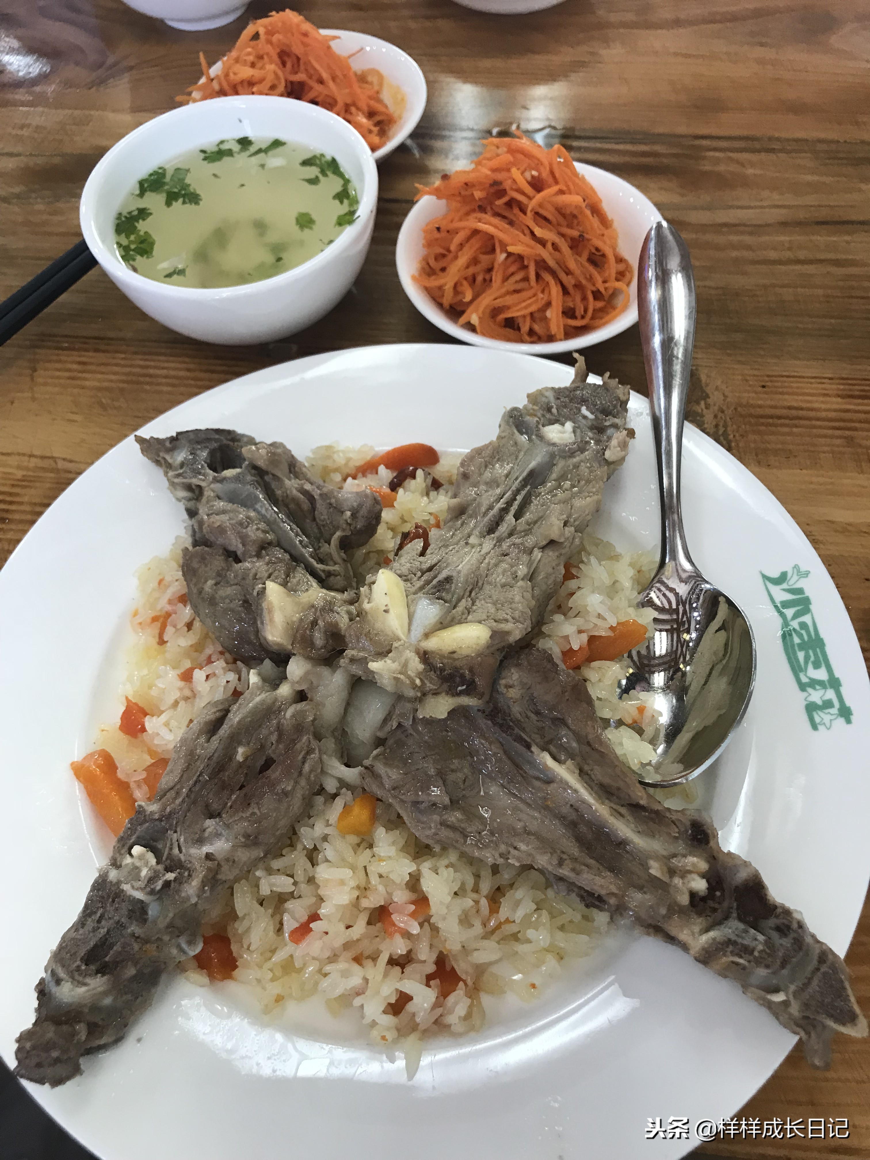 一家三口新疆伊犁旅游,自驾游霍尔果斯路线攻略