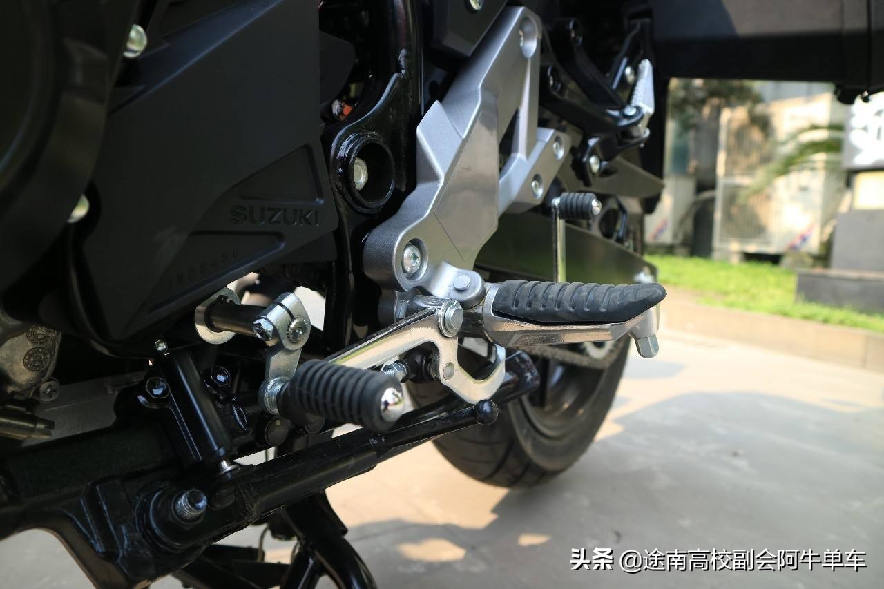 骑摩托车如何正确换挡不伤车,新手骑摩托车升降挡顿挫