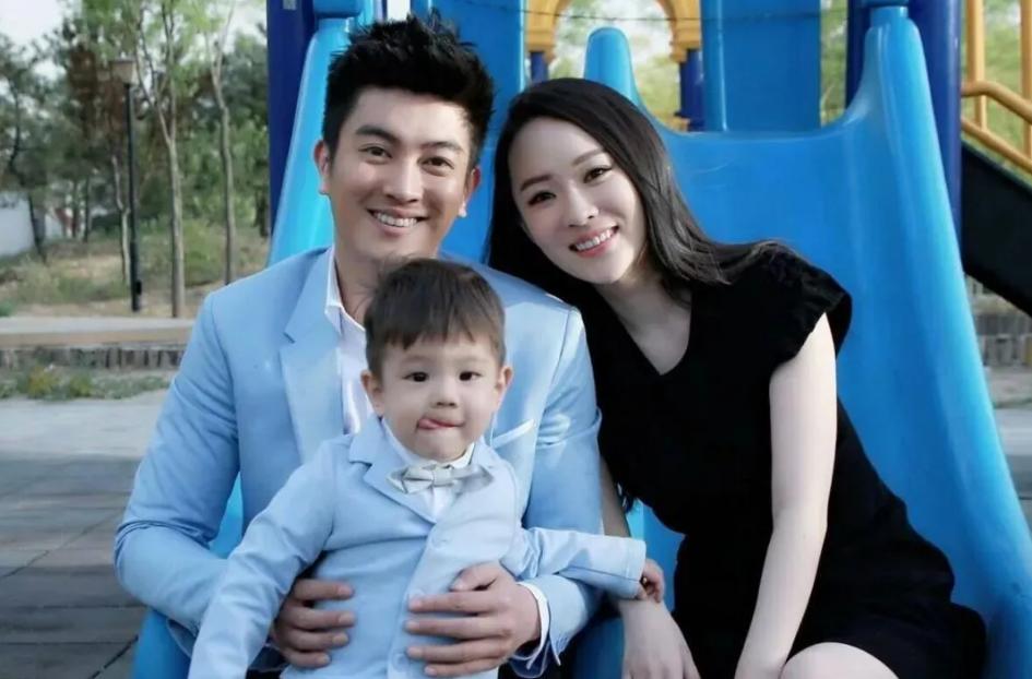 不走寻常路女子翻护栏,不走寻常路西安女子