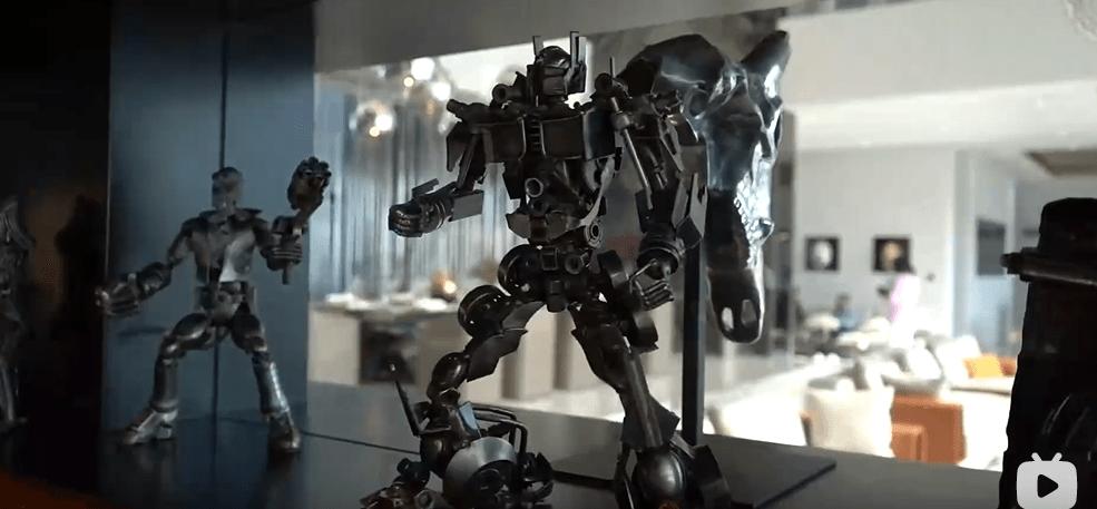 迪拜男子奋斗十年买下劳斯莱斯,迪拜小伙卖掉劳斯莱斯买法拉利