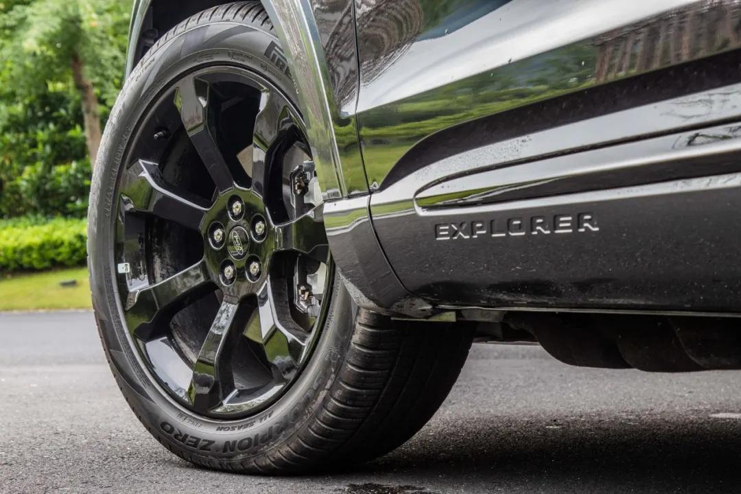 全新福特探险者选哪个配置,福特全新探险者对比途昂