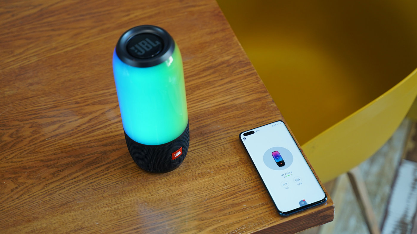 jbl和bose小水壶蓝牙音响评测,jbl和bose蓝牙音箱哪款最值得买