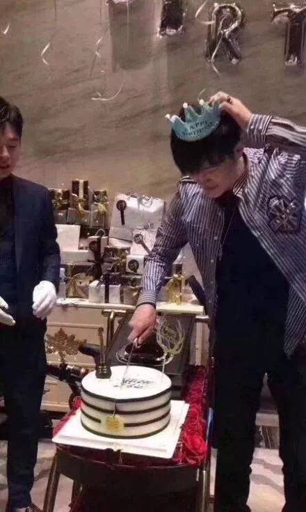 上海天上人间会所收费标准,上海天上人间娱乐会所小费多少