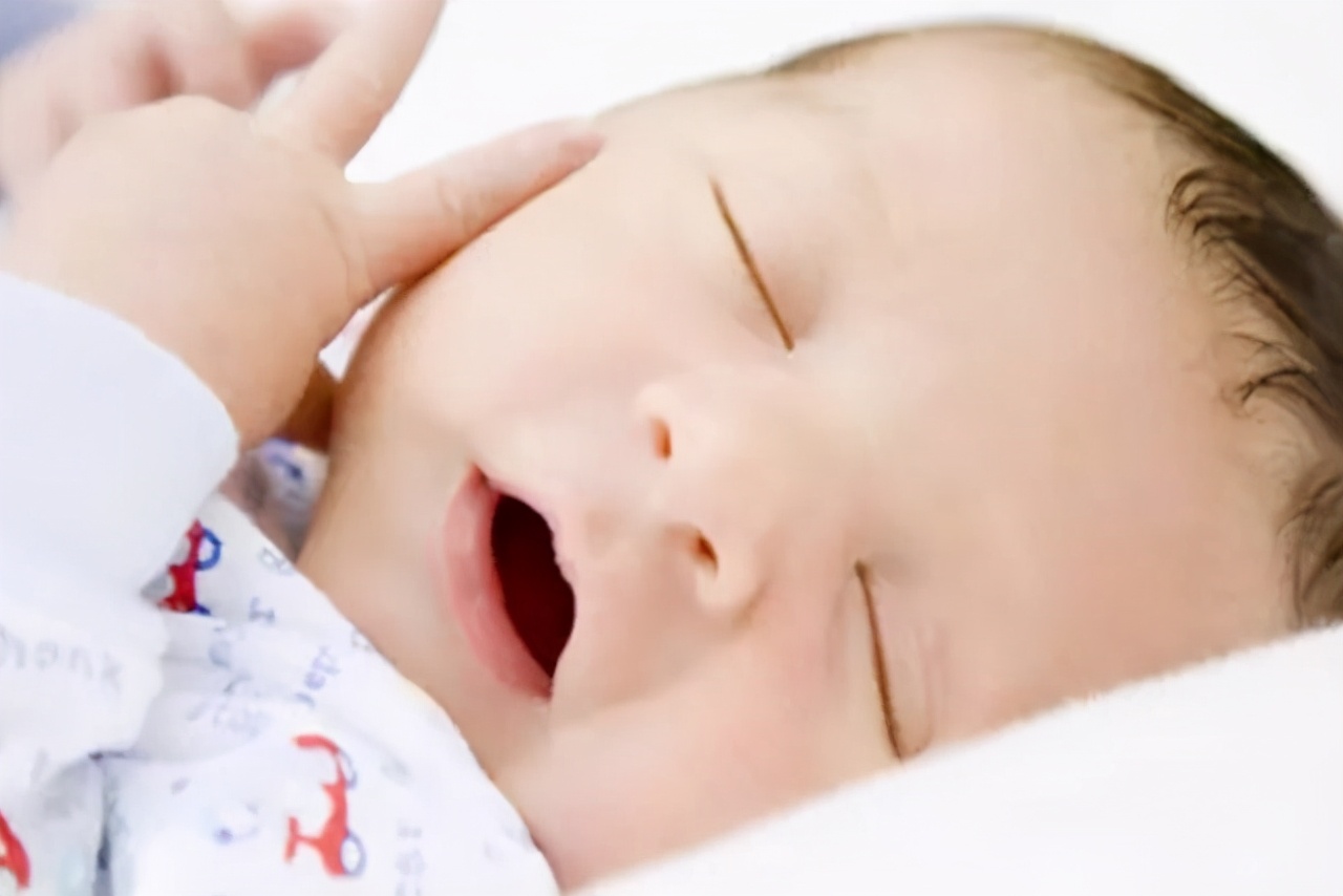 宝宝喜欢张嘴呼吸怎样纠正,宝宝老是张嘴呼吸是什么原因