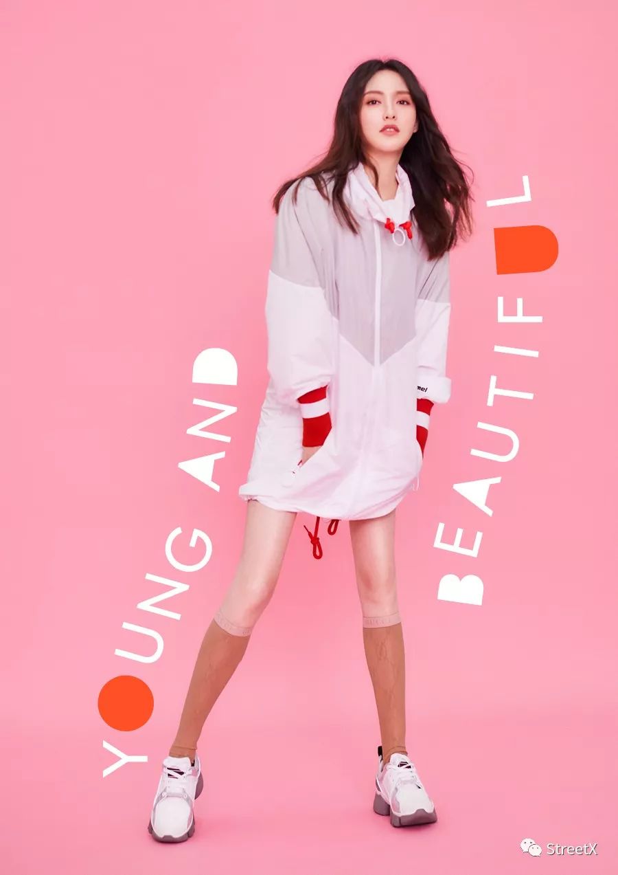 唐嫣最新的穿搭告诉你,唐嫣全黑look秀长腿