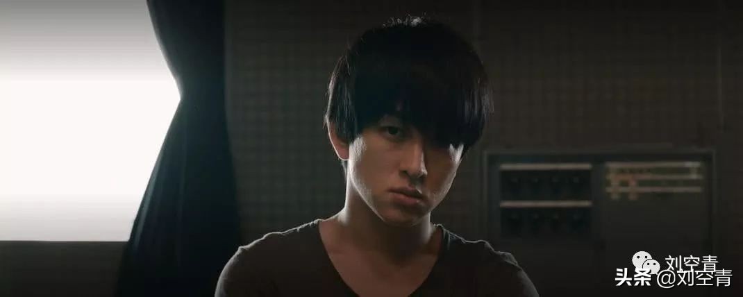 讲述换脸的电视剧,电影解说女人整容时的场景