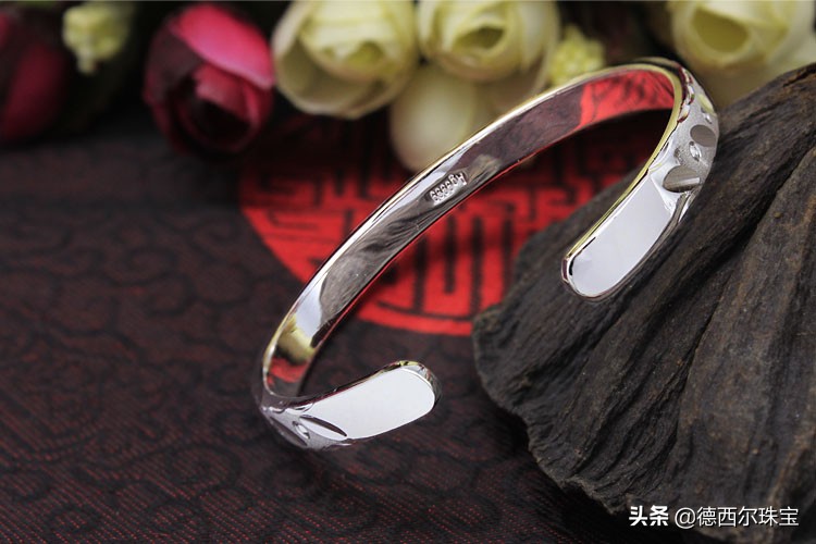 千足银和万足银一克差多少钱,千足银万足银纯银有什么区别