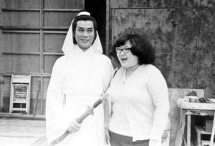 肥肥郑少秋郑欣宜,肥肥走后郑少秋管郑欣宜吗