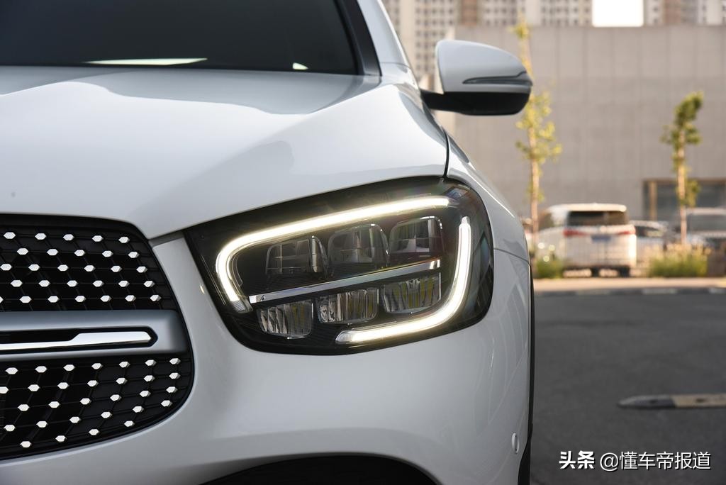 奔驰glc优点和不足,奔驰glc轿跑与奔驰e300哪个值得买