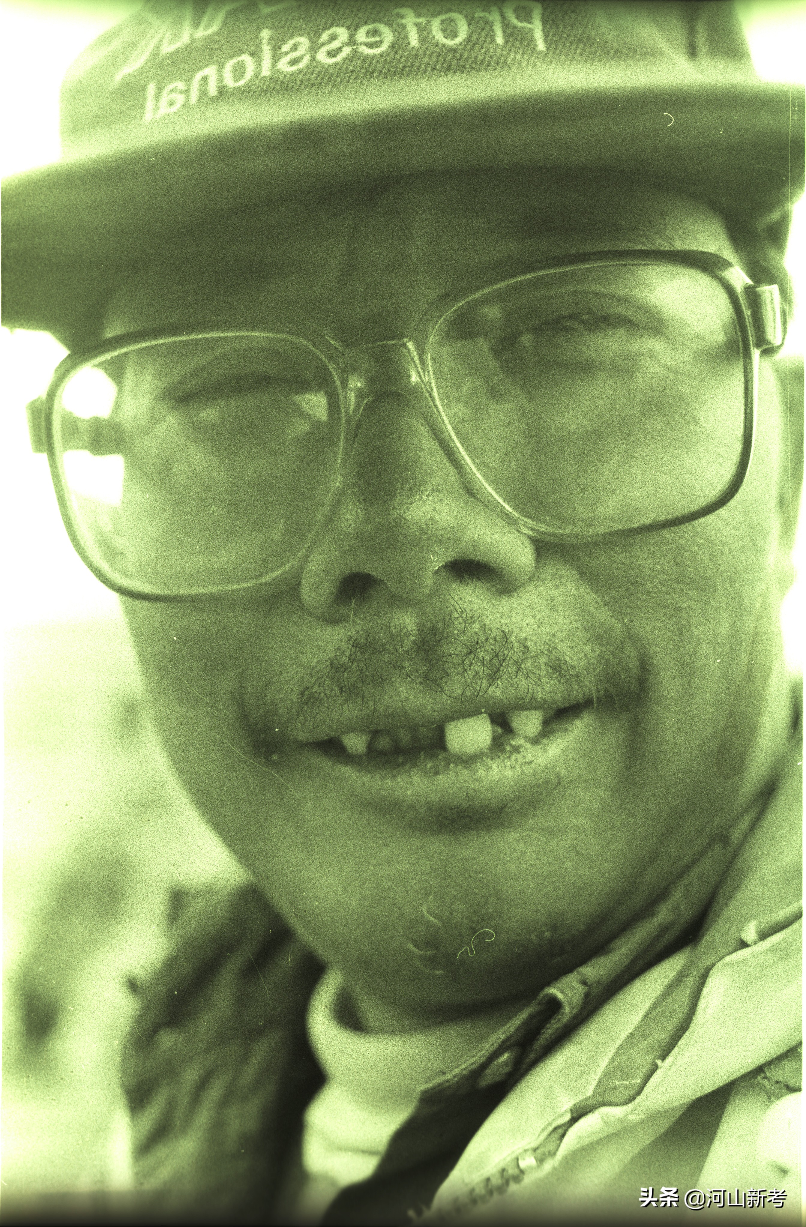 二十个男人和一条江（附：每个队员大头照）