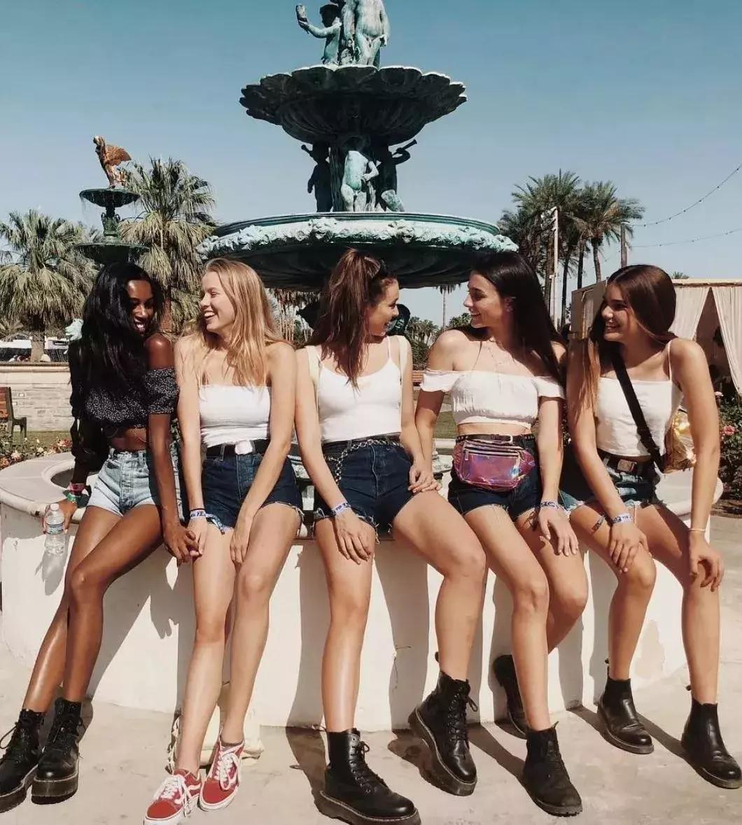 瘦小个穿什么裤子好看,瘦小个子穿什么版型的服装